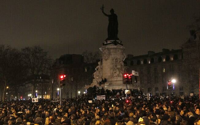 Após ataque, milhares vão às ruas por liberdade de expressão na França (07/01)
. Foto: AP