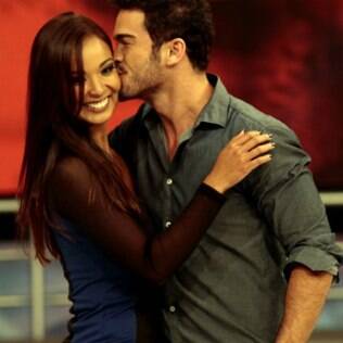 Carol Nakamura e Sidney Sampaio