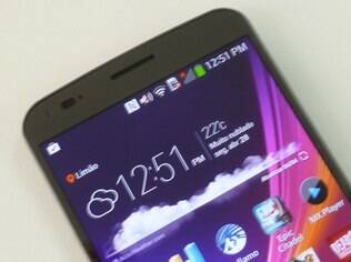 LG G Flex tem tela de 6 polegadas com resolução HD