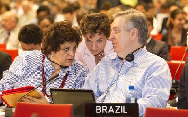 Ministra do Meio Ambiente, Izabella Teixeira, com o negociador chefe do Brasil na Conferência, Luiz alberto Figueiredo