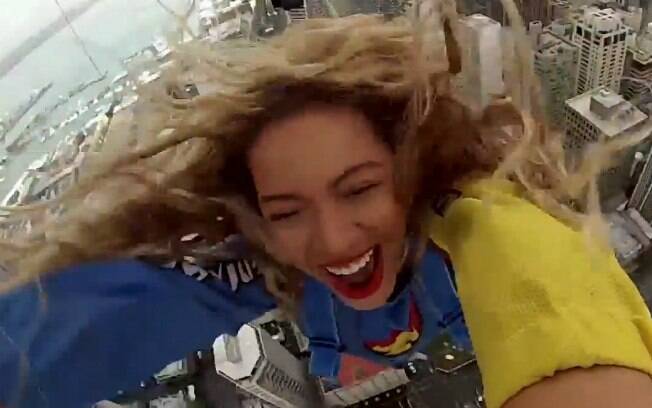 Beyoncé soltou gritos e gargalhadas durante o salto