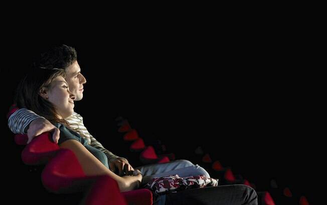 Amor que começa com conquistas, sedução, romance não