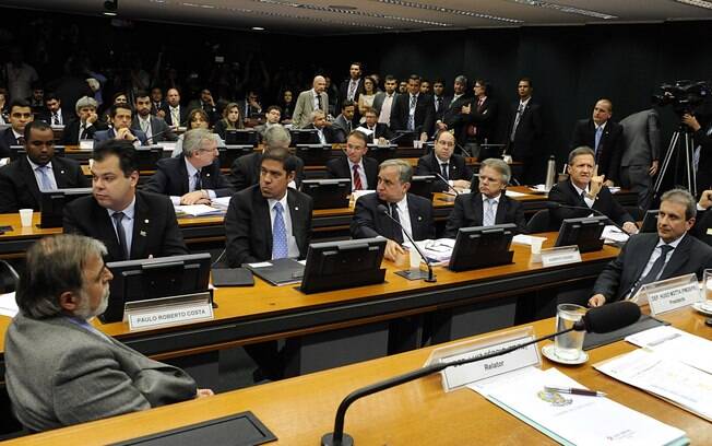Alberto Youssef e Paulo Roberto Costa em acareação na CPI da Petrobras, nesta terça-feira