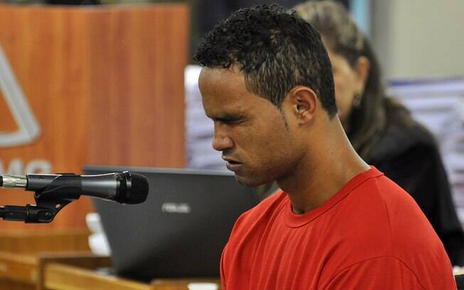  Bruno interrompe depoimento durante julgamento no Fórum de contagem (MG) e chora