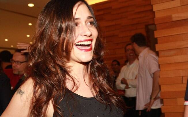 Alessandra Negrini conferiu a pré-estreia do filme