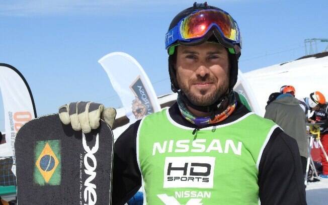 Andre Cintra é atleta do snowboard paralímpico brasileiro