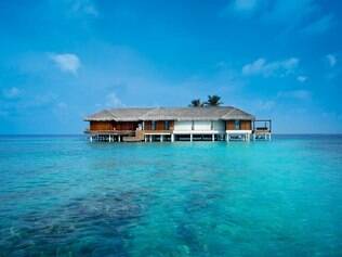 Conheça resort em ilha nas Maldivas