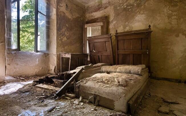 Quarto de hotel abandonado