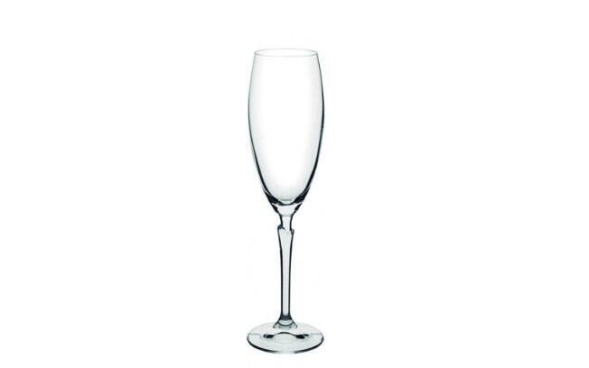 Taça de cristal “Lilly”, com capacidade de 220 ml, está à venda na Coqueluche de R$ 19,90 por R$ 14,90 a unidade