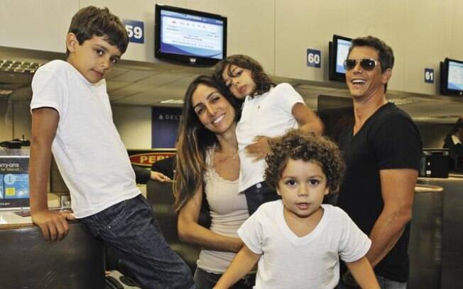 Márcio Garcia e a nutricionista Andrea Santa Rosa têm três filhos: Nina, Pedro e Felipe