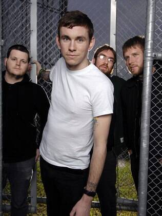 Ao lado dos integrantes do Against Me!, Laura Jane Grace ainda como Tom Gabel, em 2007
