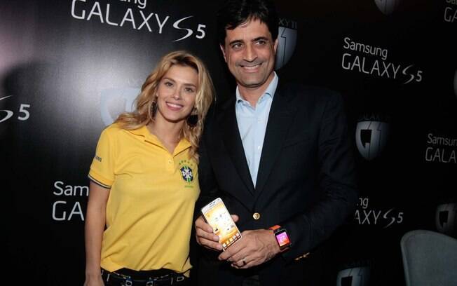 Carolina Dieckmann e João Pedro Flecha de Lima, Head of Mobile Division da Samsung