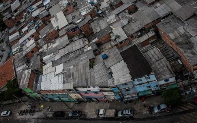 Favela da rua Mario Cardim, em São Paulo; segundo família, rapaz optou por viver no local pelas amizades e pelas relações solidárias na comunidade