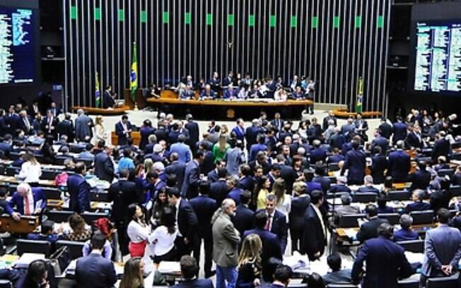 Rejeitada emenda que incluía na Constituição financiamento de campanha por empresas