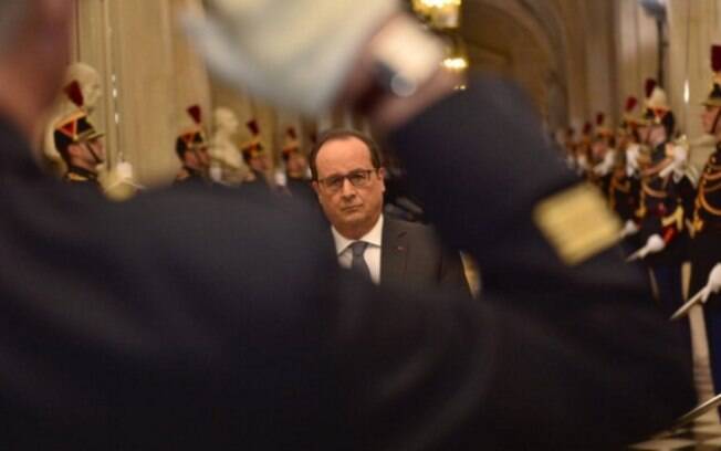 François Hollande ganha US$194,3 mil como presidente da França; presidente paga US$9 mil dólares ao seu cabelereiro