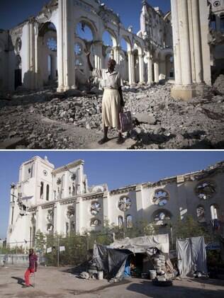 Combinação de fotos mostra Marie La Jesula Joseph orando do lado de fora de Catedral após terremoto de 12 de janeiro de 2010 e como está o local em 2015, no Haiti (10/01)