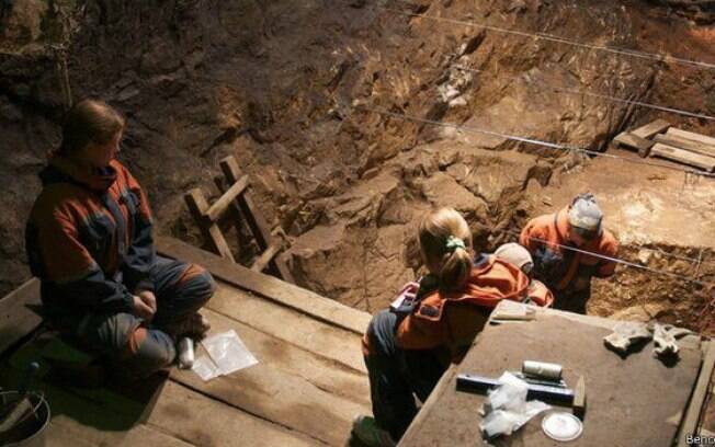 Os vestígios neandertais foram localizados em uma caverna nas montanhas da Sibéria