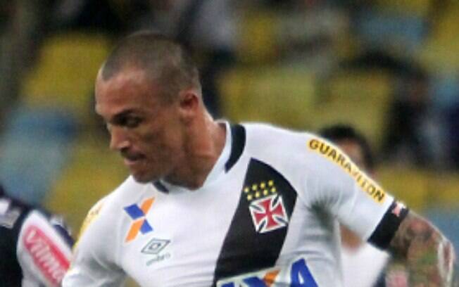 Leandrão marcou o gol do Vasco na vitória por 1 a 0 sobre a Ponte em Campinas
