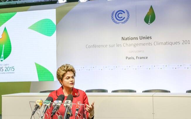Dilma discursa em evento sobre o clima em Paris