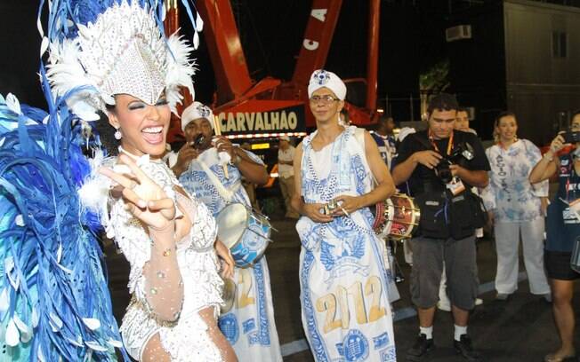 Sheron Mennezes e a Portela promovem festa baiana em plena Avenida: 2012