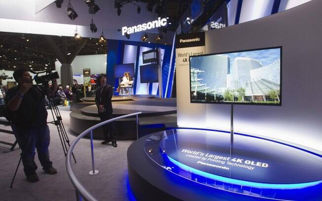 A Panasonic apresentou uma TV OLED com tela de 56 polegadas durante a CES 2013
