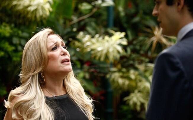 Pilar diz a Félix que César preferia o filho que morreu afogado