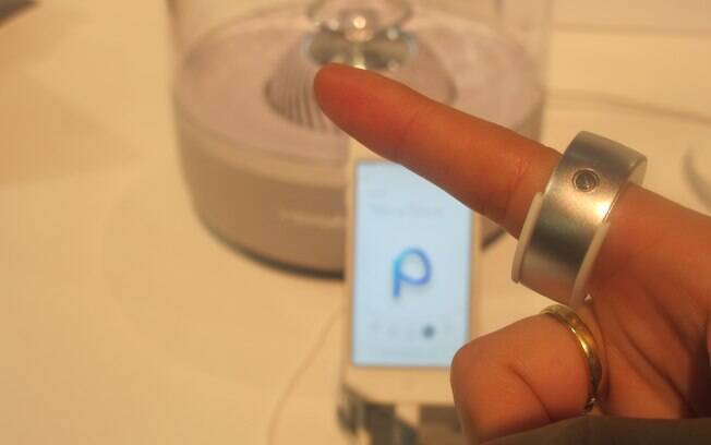 O Ring é um anel inteligente que funciona pareado com o smartphone e que simplifica alguns ações com gestos. Foto: Emily Canto Nunes/iG