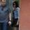 Katy Perry conversa com fãs na porta de hotel e toma caipirinha em dia de turista. Foto: Photo Rio News