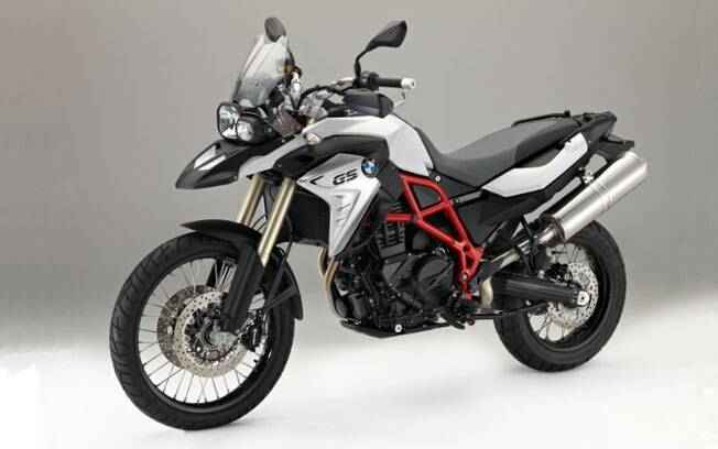 Vendida por R%24 45.900%2C a BMW F 800 GS chegou ao Brasil em abril e passa a contar com suspensão eletrônica na dianteira. Vendida por R%24 45.900%2C a BMW F 800 GS chegou ao Brasil em abril e passa a contar com suspensão eletrônica na dianteira.