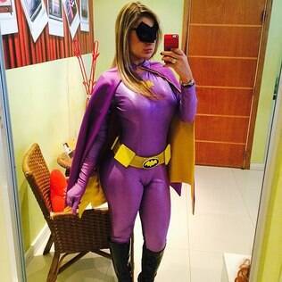 Andressa Urach de batgirl