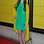 Celine Buckens escolheu verde e amarelo para montar seu look de red carpet. Daria para fazer um pirulito!. Foto: Getty Images