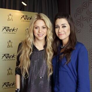 Shakira concede entrevista para a repórter Patricia Ferraz