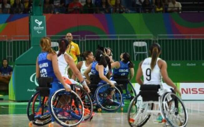 Basquete em cadeira de rodas é um dos destaques do dia