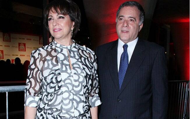 Tony Ramos e a mulher Lidiane em premiação de TV que homenageou o ator