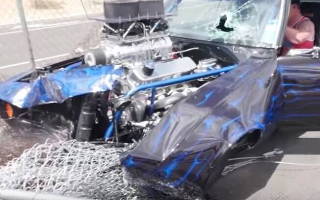 Camaro destruído
