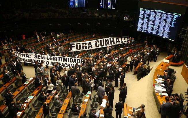POLÍTICA: Conselho de Ética da Câmara tenta derrubar nova manobra de Cunha