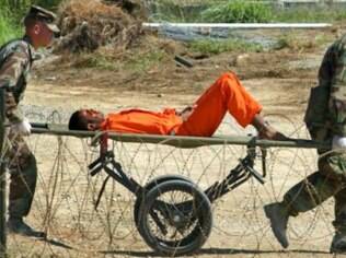 A prisão americana de Guantánamo, em Cuba, tratava os prisioneiros com brutalidade