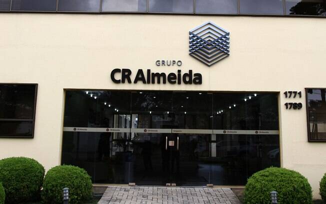 PF cumpre mandados judiciais na sede da CR Almeida na Operação 