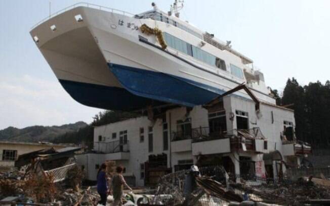 Fotógrafo Shinpei Kikuchi registrou a destruição causada pelo tsunami em Kamaishi, no Japão