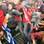 Torcedores do Internacional se aglomeram e vão ao chão no Aeroporto Salgado Filho, para festejar a chegada de Diego Forlan. Foto: Futura Press
