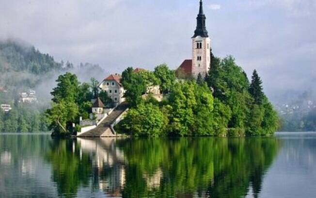 Bled é região da Eslovênia que reúne muitas riquezas naturais