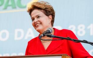 Dilma critica governo de Minas Gerais por atraso em obra