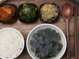 Palpites para grávidas vêm de todos os lados: na Coreia, as grávidas são aconselhadas a tomar uma sopa de algas marinhas