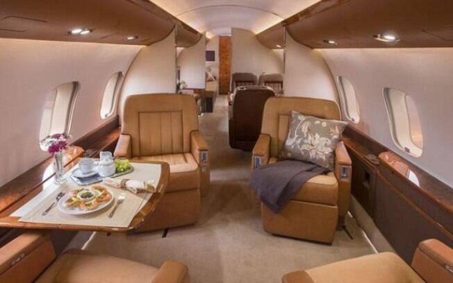 O luxuoso interior do avião é um dos motivos para ele custar tão caro