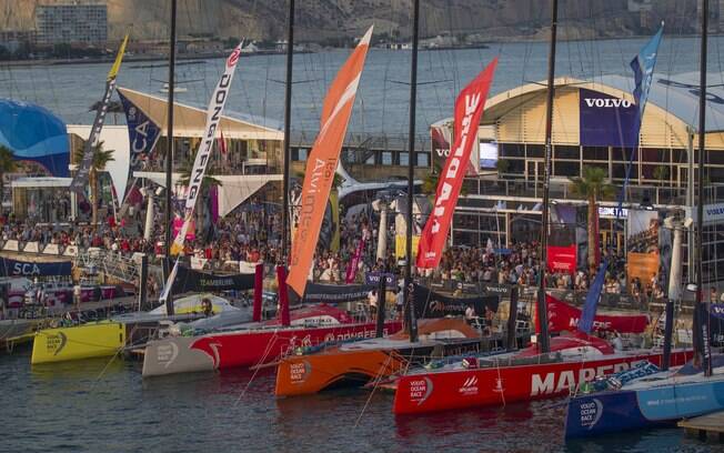 Barcos da Volvo Ocean Race partem de Alicante, na Espanha, neste sábado (11/10)
