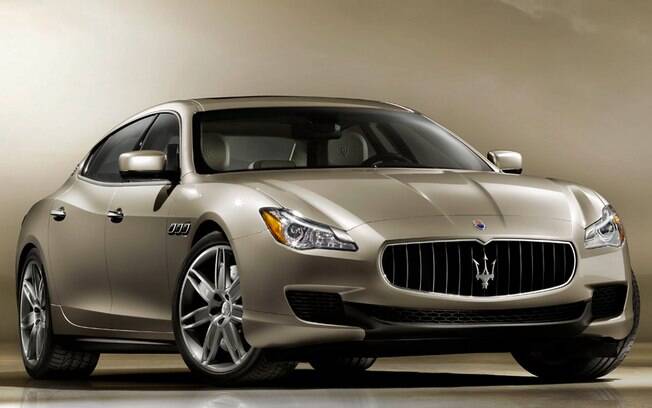 Volta no Maserati Quattroporte vem junto com drinque de US$ 176 oferecido em hotel de Nova York