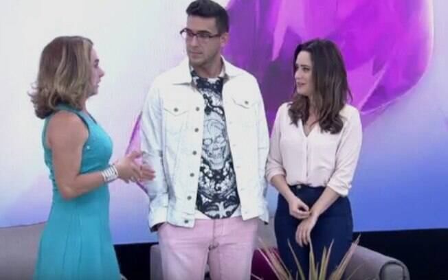 Fernanda Vasconcellos fica sem graça com André Marques ao vivo no 'Mais Você'