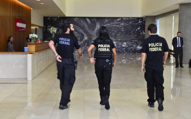 Polícia Federal em ação da Lava Jato; marqueteiro teve prisão decretada nesta segunda-feira