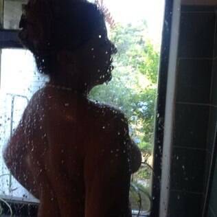 A famosa foto do topless de Roberta Miranda