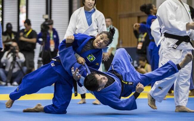 Sarah Menezes durante treino para o Rio 2016